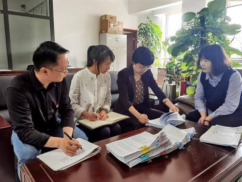 20220802尹朝晖带队开展党风廉政工作督查考核-实地检查财务账簿
