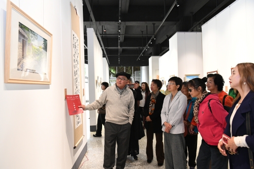 3.侨界群众观展
